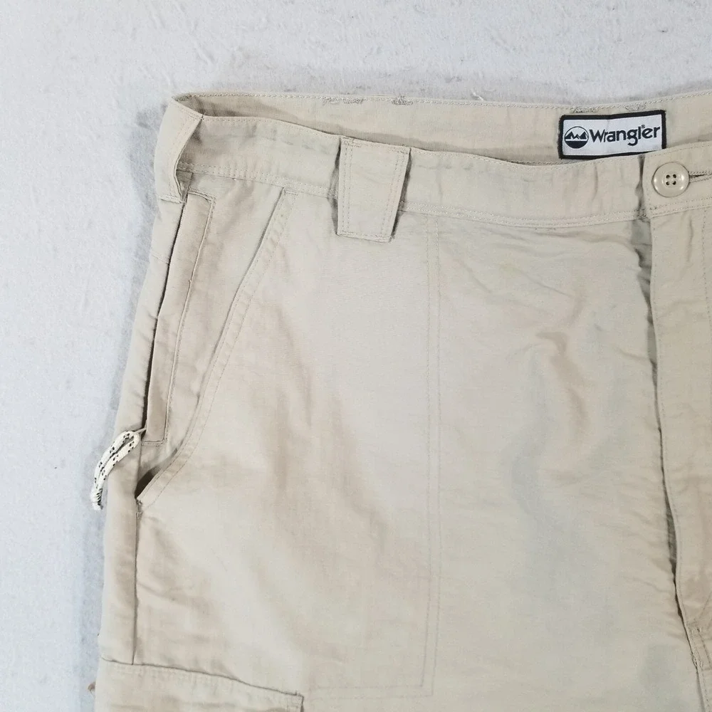 Wrangler Outdoor Cargo Shorts Mens 42x10 Beige‎ Nylon Hiking Utility